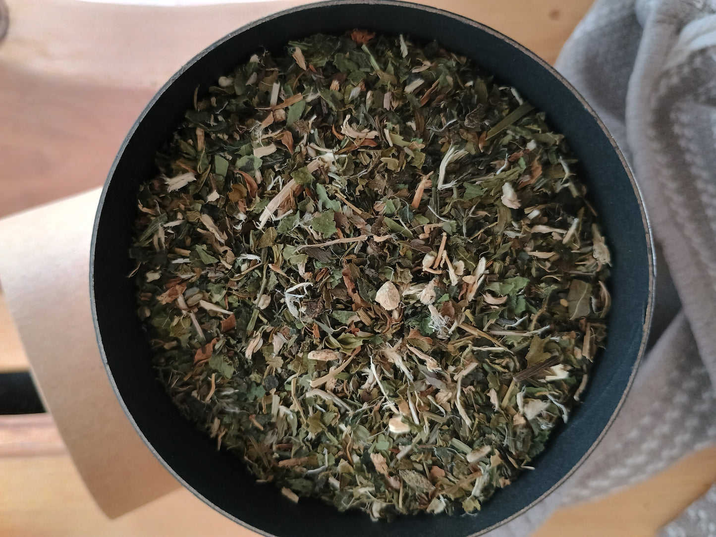 herbal tea to drink when feeling sneezy, congested, or itchy from seasonal allergies