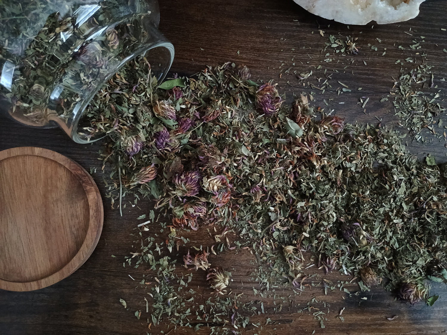 herbal tea that is safe and effective for everyone, delicious and calming, helps to ease stress and anxiety. creates balance and harmony in the body